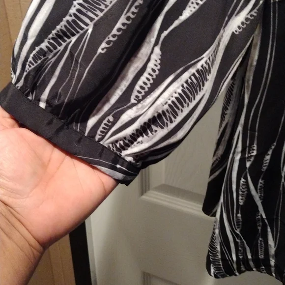 Coldwater Creek Plus Size Abstract Top 2X - Picture 5 of 9